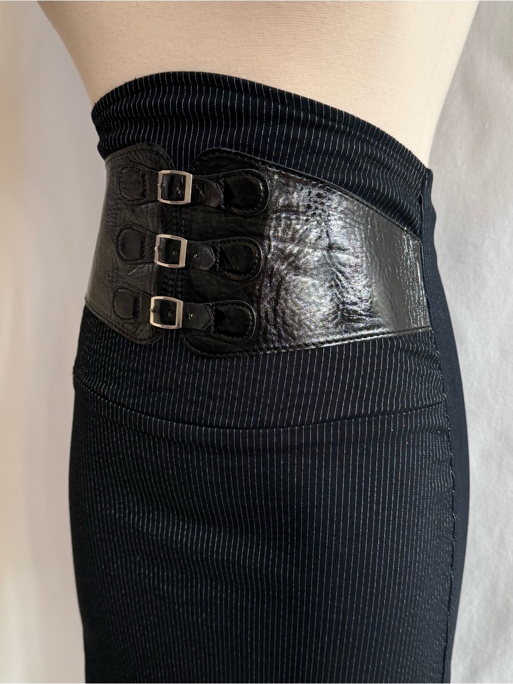 Y2K High Waist Pinstripe Pencil Skirt - Picture 3 of 5